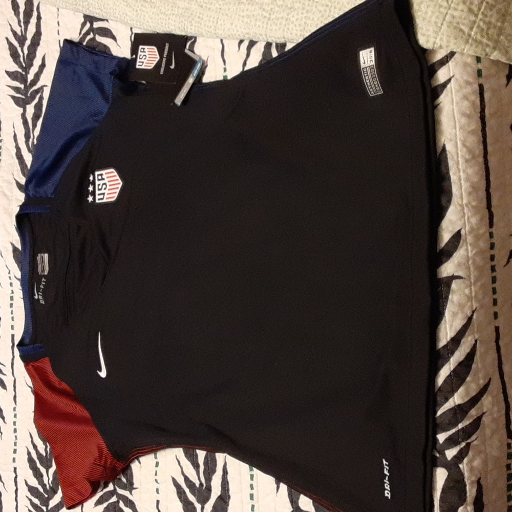 Nike Womens Soccer Jersey NWT sz M